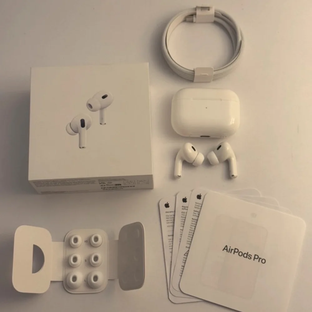 Apple AirPods Gen 2 Pro with Active Noise Cancelation